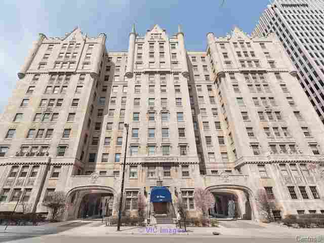 Beautiful 5 1/2 In Front Of The Ritz On Sherbrooke Street Nr Downtown