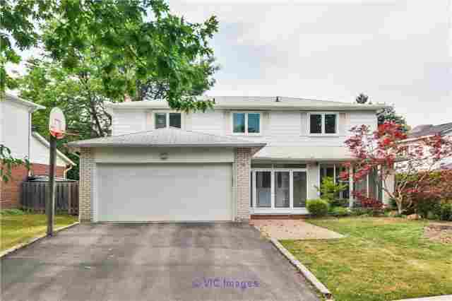 beautiful 4 bedroom 3 baths located in toronto
