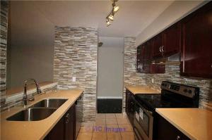 Buy Semi Detached homes in Richmond Hill Ontario