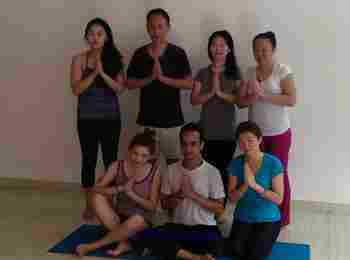 200hrs Yoga Courses For Begineers