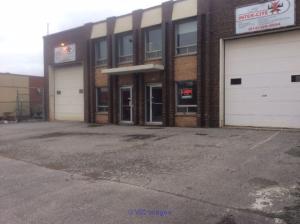 Warehouse for Rent St-Leonard, 6000p.c. / Entrepot a Louer St-Leonard