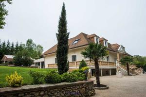 French Luxury Villa - Inside Pool - Near Paris
