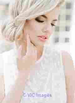 Get Affordable Wedding Hair and Makeup Services in Toronto