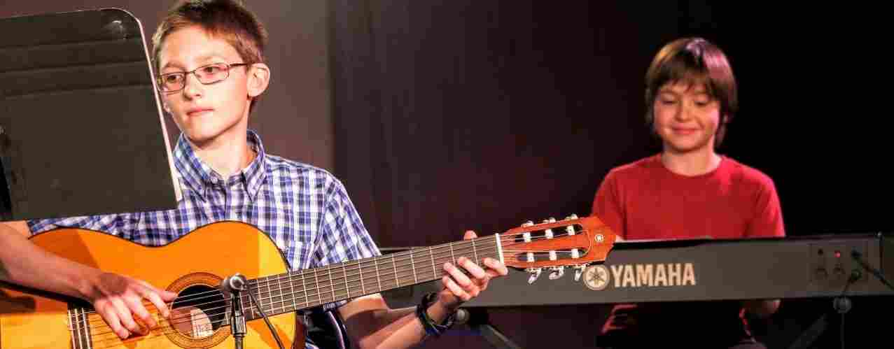 Find  Professional Guitar Lessons in Manhattan
