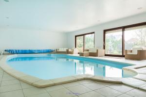 Travertine Pavers, Sandstone Pavers in Point Cook