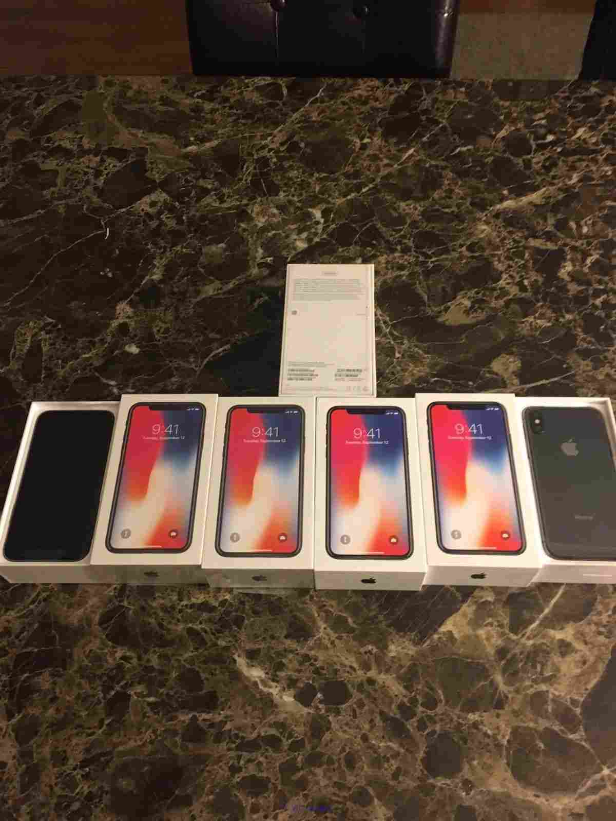 Apple iPhone X - 256GB - Space Gray (Unlocked) 800 