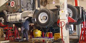 Diesel truck Centre truck and trailer repair in Mississauga, Ontario