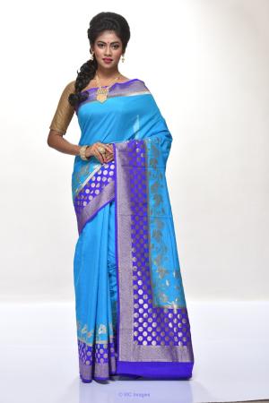 Shop traditional saree online from Ammk