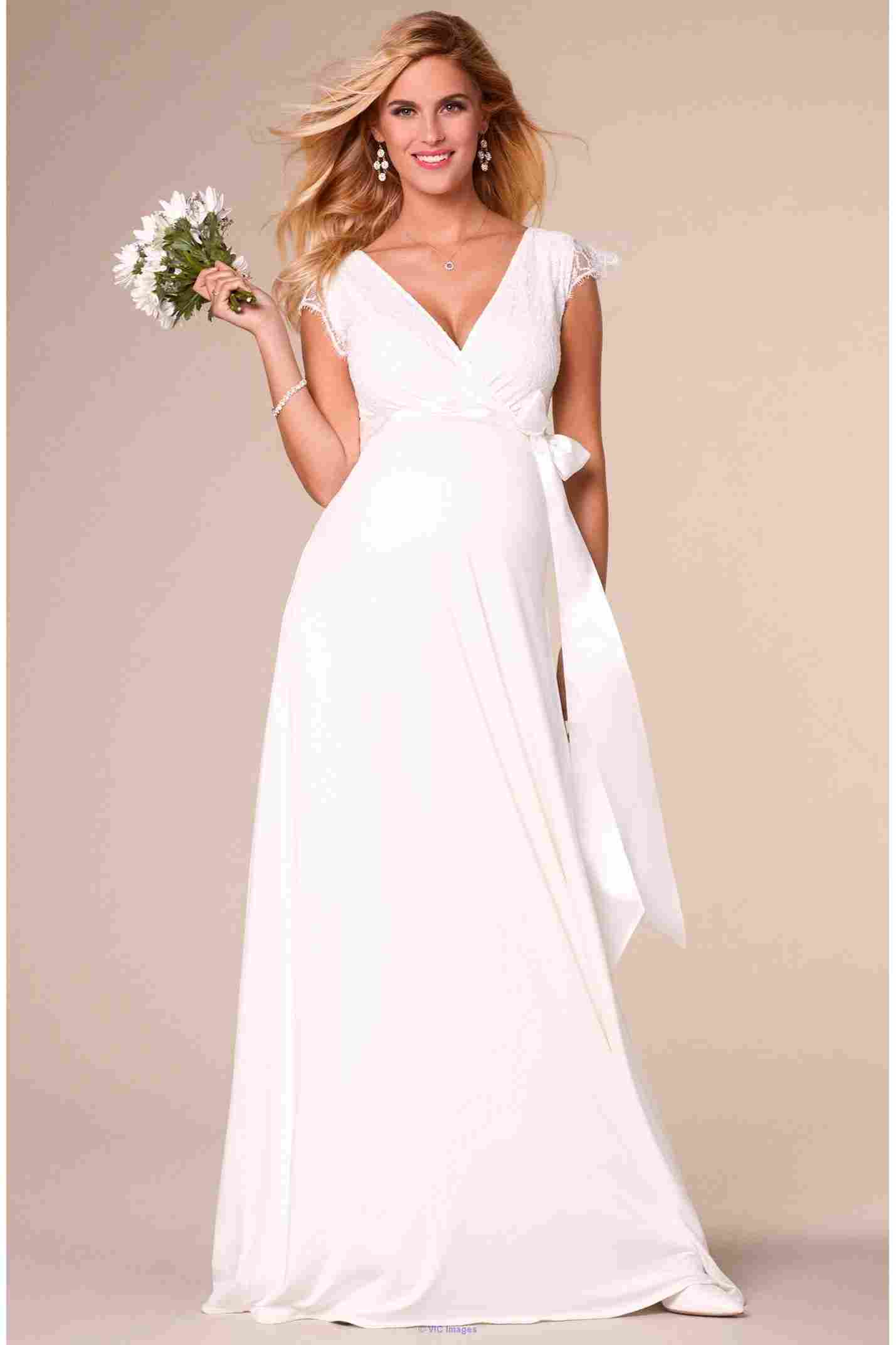 Plan an Unconventional Wedding with Bridesmaid Maternity Dresses