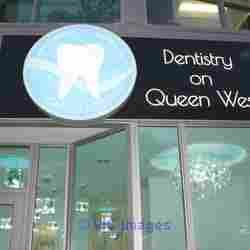 Dentistry on Queen West| Dentist Toronto|Dental Office Toronto