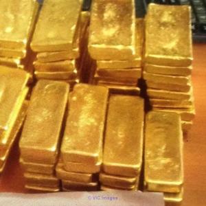 Gold bars / Gold Dust / uncut diamon Gem.