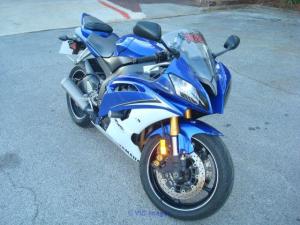 Yamaha R6 2015 clean and in good shape conditions