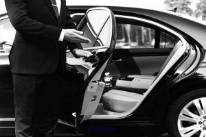 Hamilton airport limo - We Take You To And From The Airport | Book a R