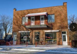 Semi commercial triplex in amazing location!!