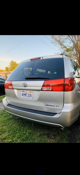 2016 toyota sienna LE in good condition used