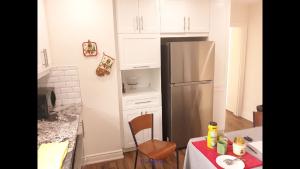 room @house Jane st and Falstaff ave 750$ /m