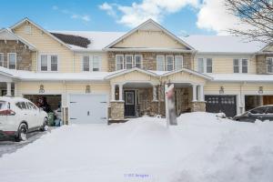 3 Bedroom Freehold Townhouse for Sale in Waterdown, Hamilton