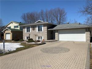 This all brick side split home is spotless from top to bottom. Located