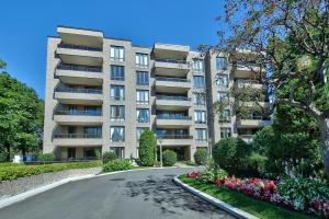 Condo Spacieux a Vendre (Montréal / Saint-Laurent)