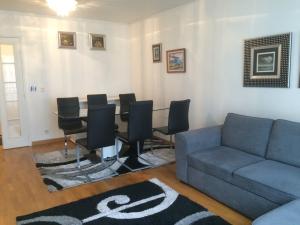 Modern fully furnished flat with terrace available NOW