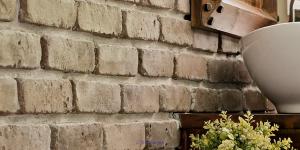All Types of Stone and Brick Veneer and Siding Products