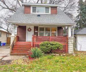 2 large bedrooms and 1 bath