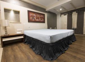 18 Inch Bed Skirt