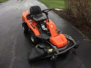 Husqvarna R 220T Articulated Riding Lawn Mower