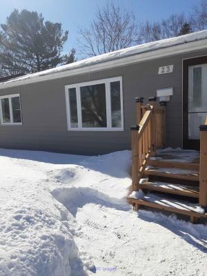 Orillia beautiful bungalow 2.5 bdrms fully renovated 437-232-9832