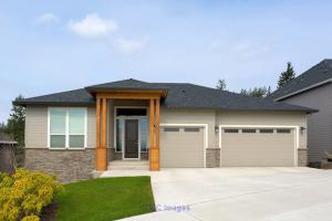 Beautify Your Garage with Landscaping Ideas