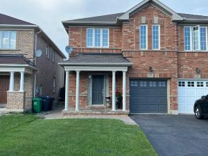 Absolutely Gorgeous 4+1 Semi-Detached