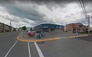 Commercial building on main street in St-Tite