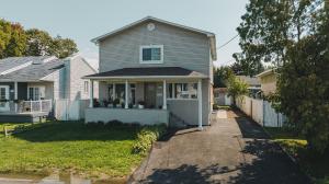 Well maintained house for large family in St-Francois