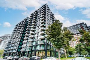 ** Corner unit 2 bedrooms, 2 bathrooms W Griffintown Phase 5 **