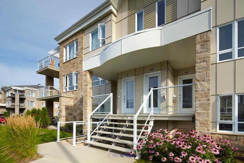 Large 2 bedroom condos Ind. entrance Ideal family Lebourgneuf