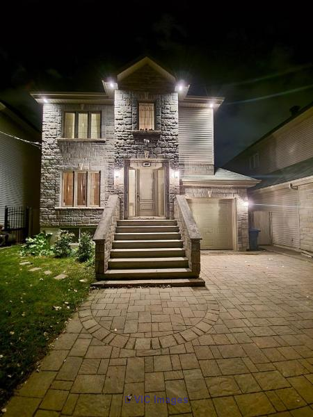 Large house very well located in Sainte-Dorothee Laval