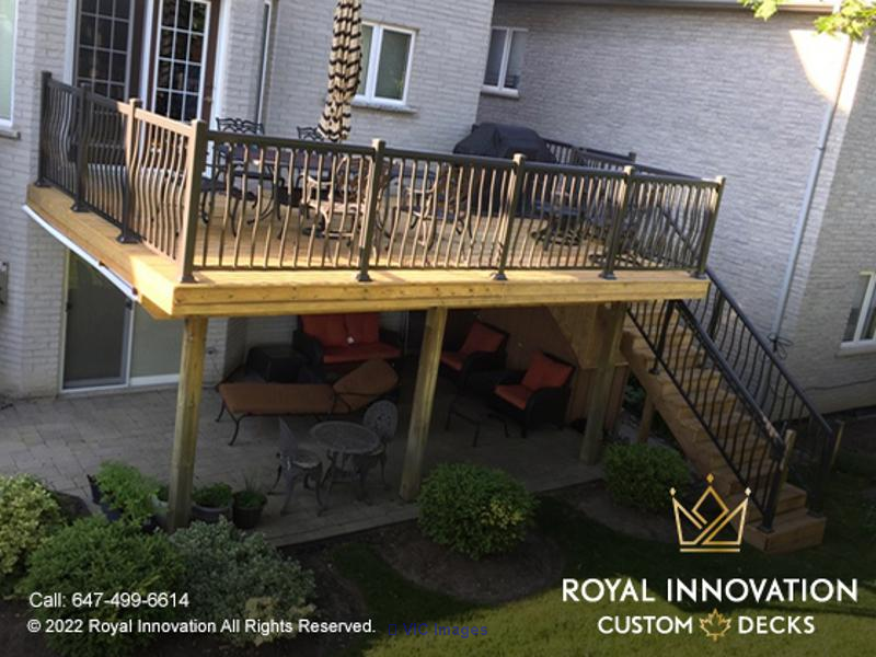 Finding  Experience Deck builder in Toronto |  Royal Innovation Custom