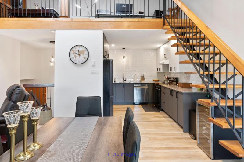 Immense condo avec mezzanine ski-In/ski-out Mont St-Sauveur