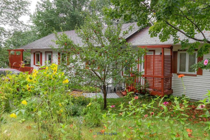 Beau duplex rénové proche des services à Prévost