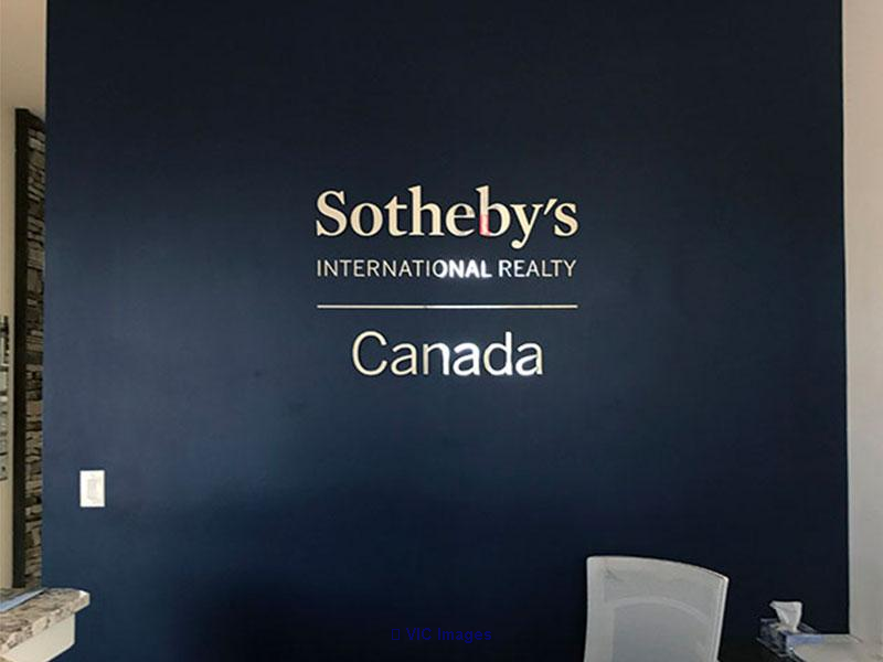 Get Noticed with High-Quality Custom Signs in Mississauga