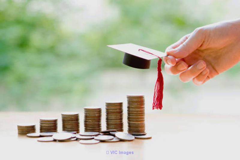 The Benefits Of An Interest-Free Education Loan vs Traditional Student