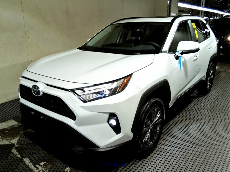 Buy a 2023 TOYOTA RAV4 | ELECTRIC AND GAS HYBRID Features