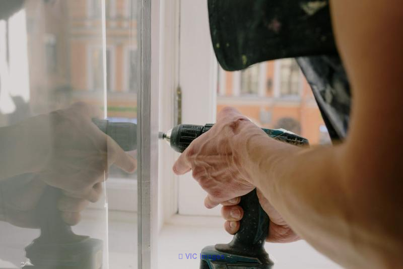 Torontos Best Glass Company for Repairing Custom Glass Staircases