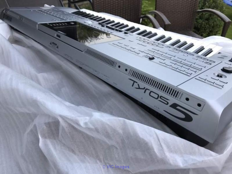 Yamaha TYROS 5 76 Key Arranger
