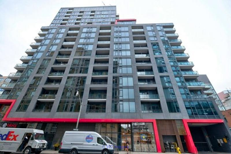 Stunning Modern Unit for Sale in Heart of Queens West Community