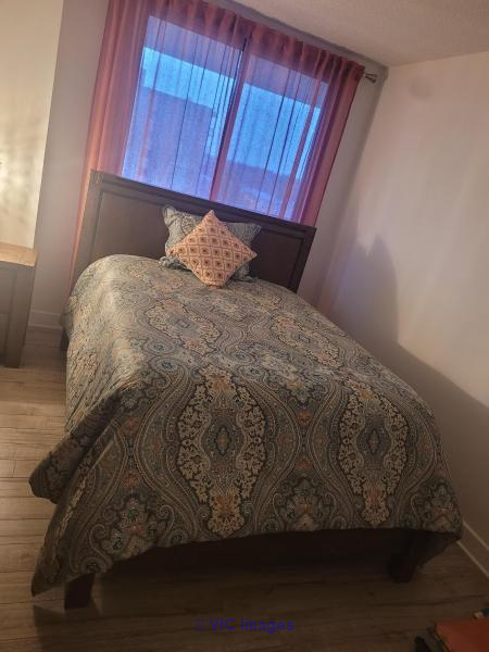 BRAND NEW BEDROOM SET (CAN BE SOLD SEPARATELY)