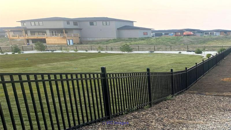 Picket Railings for Stylish and Durable Outdoor Spaces