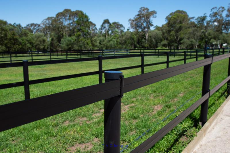 Quality Vinyl Horse Fence for Ultimate Animal Containment