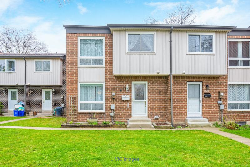 3 Bedroom Condo Townhouse for Sale in Milton