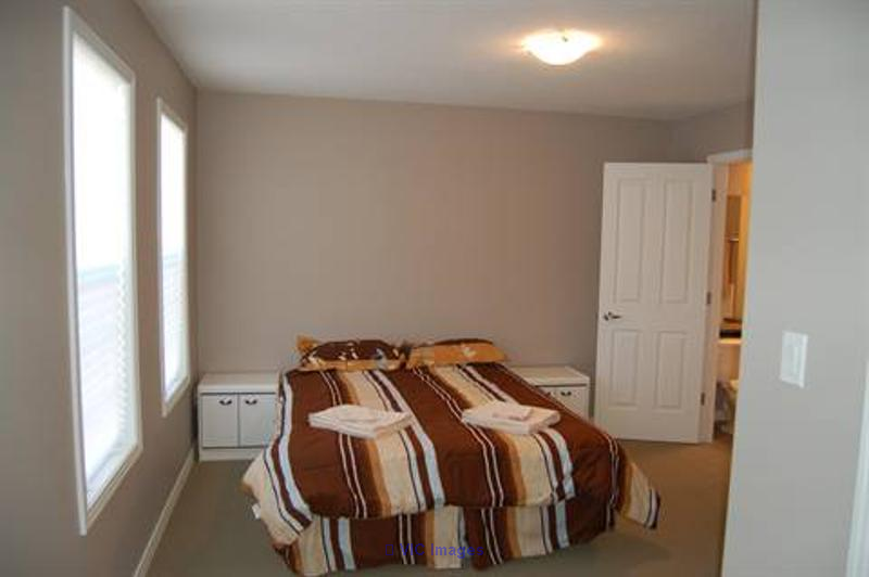 Great Location/Furnished 1 Bedroom Unit Available.